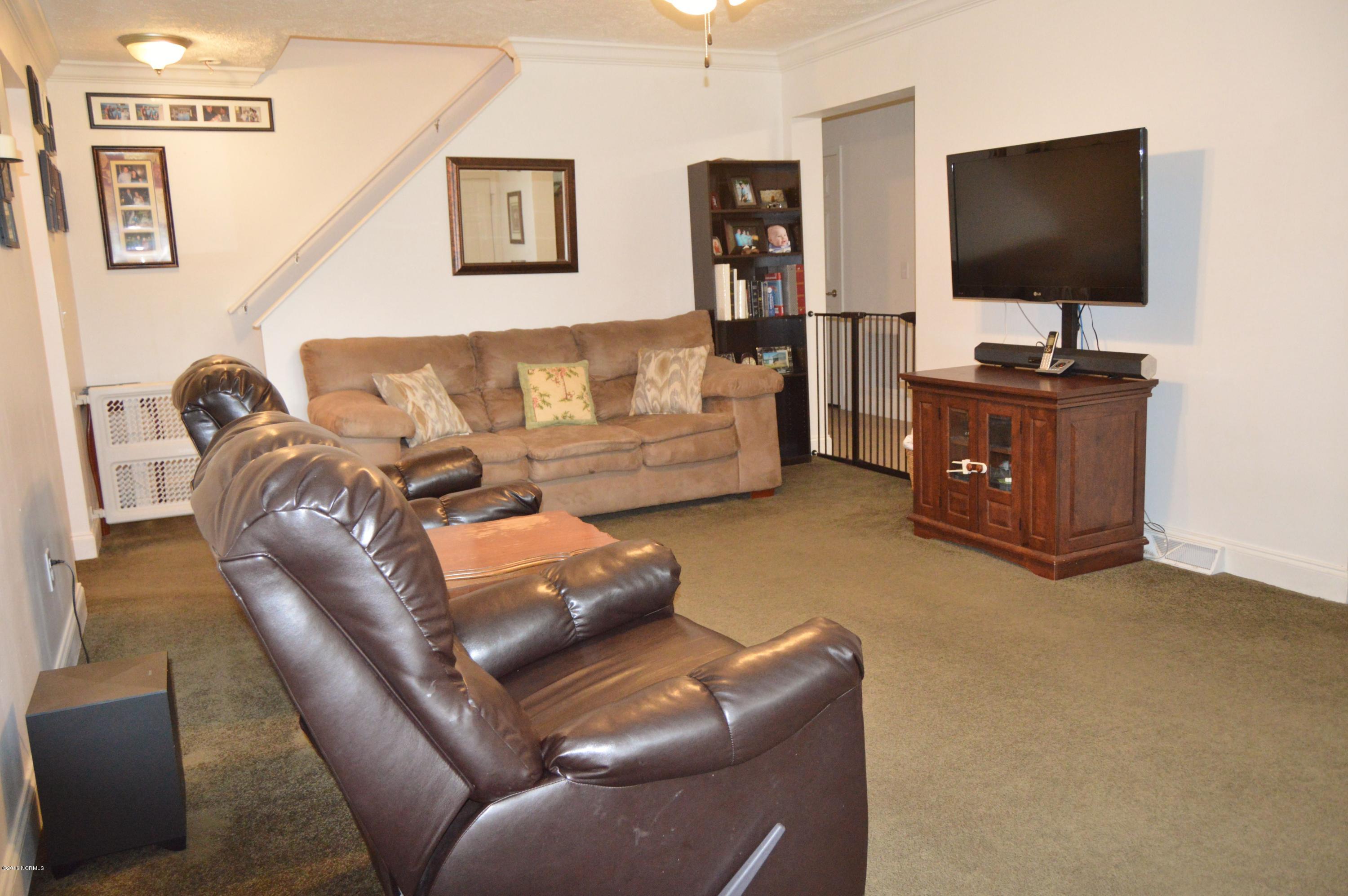 767 Pond Road Rocky Point, NC 28457 - Photo 7 of 24 living 3