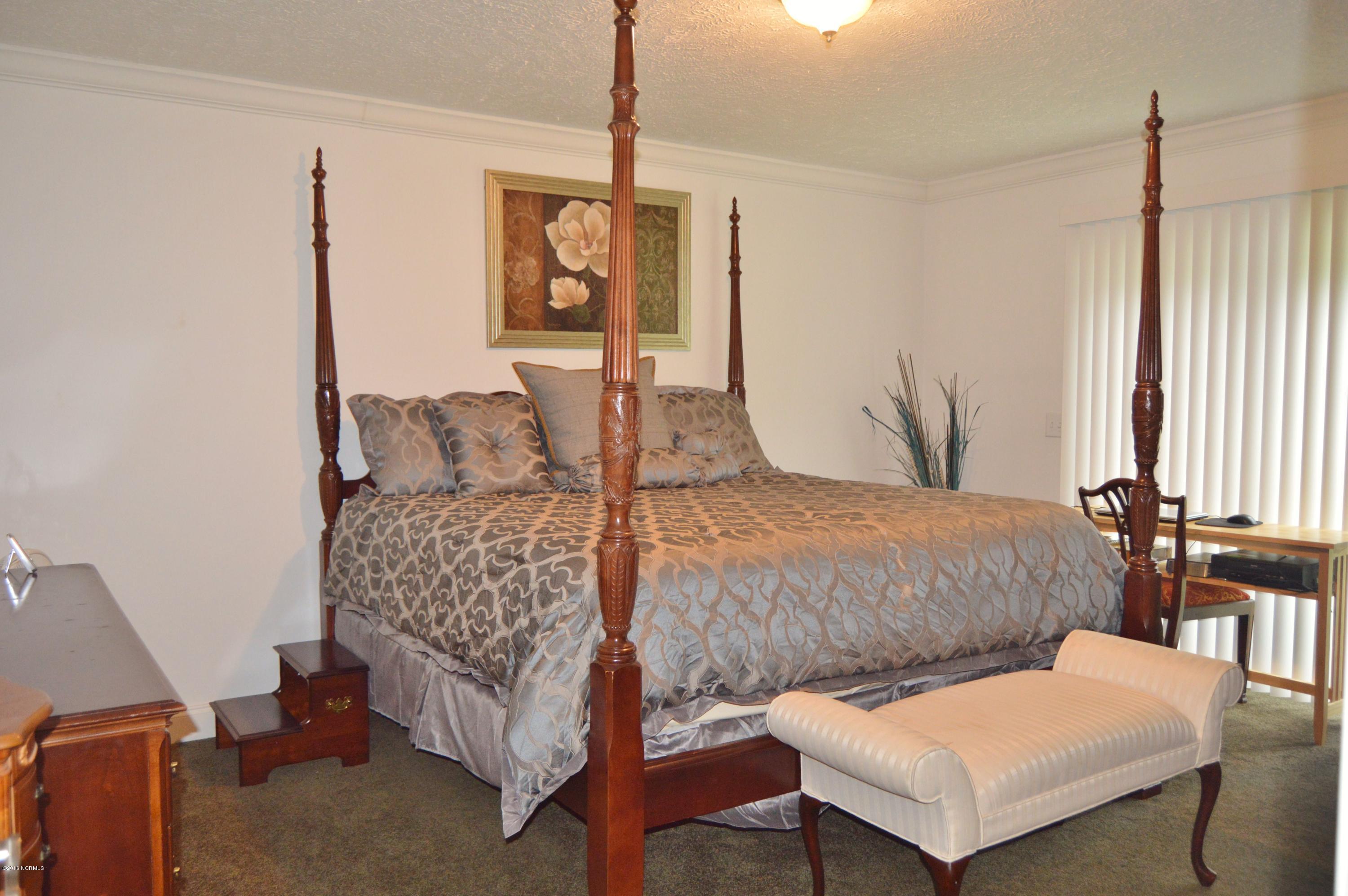 767 Pond Road Rocky Point, NC 28457 - Photo 9 of 24 master