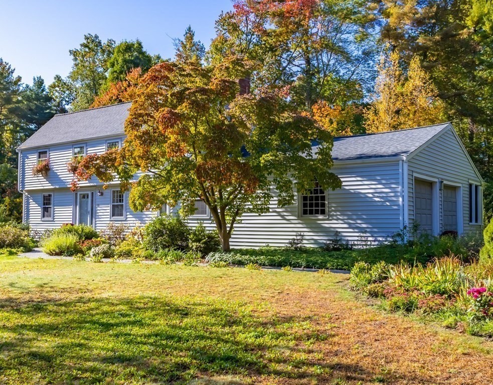 10 Thoreau Road Acton, MA 01720 - Photo 3 of 39