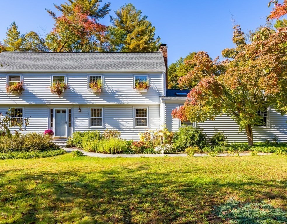 10 Thoreau Road Acton, MA 01720 - Photo 4 of 39