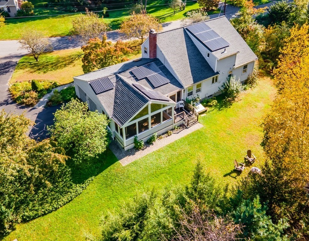 10 Thoreau Road Acton, MA 01720 - Photo 8 of 39