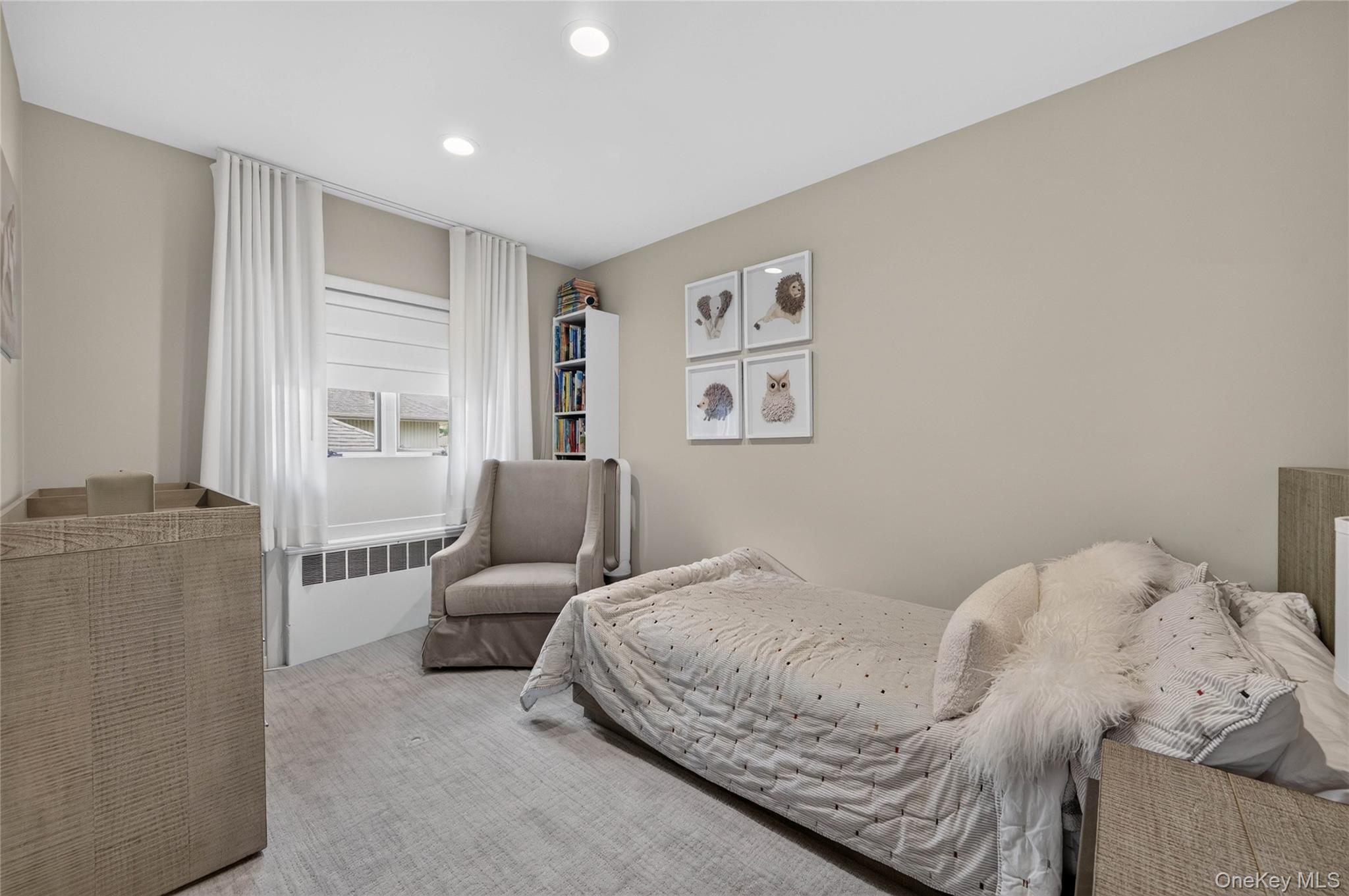 11 Sunbeam Road Syosset, NY 11791 - Photo 14 of 28 Bedroom with motorized shades