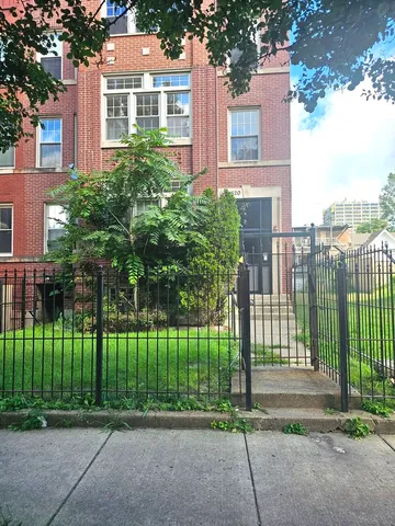 $255,000 | 1520 East Marquette Road, Unit 2B, Chicago, IL 60637