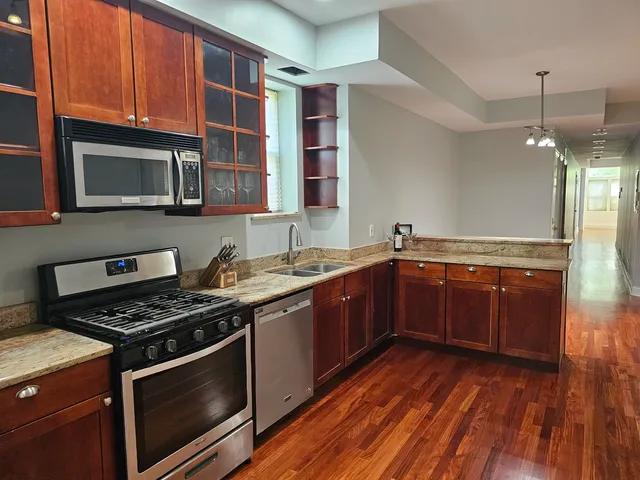 $255,000 | 1520 East Marquette Road, Unit 2B, Chicago, IL 60637