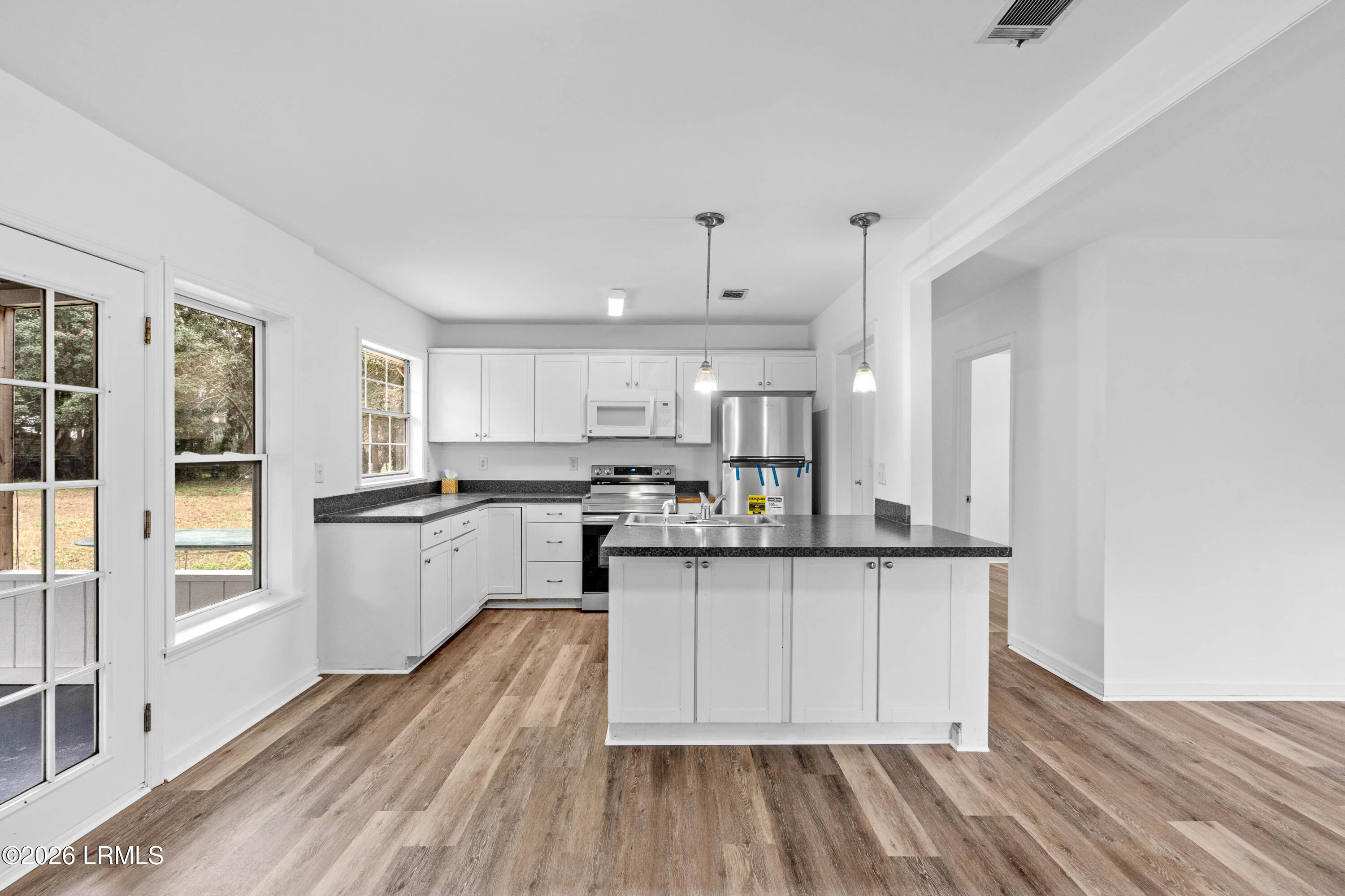 4312 Pinewood Circle Beaufort, SC 29906 - Photo 11 of 33 Lots of storage