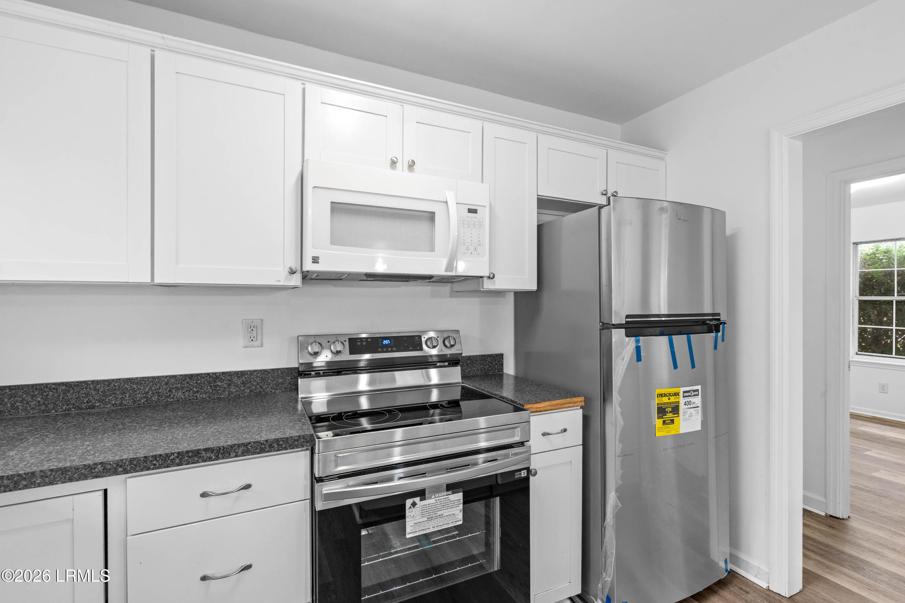 4312 Pinewood Circle Beaufort, SC 29906 - Photo 12 of 33 New SS stove and refrig