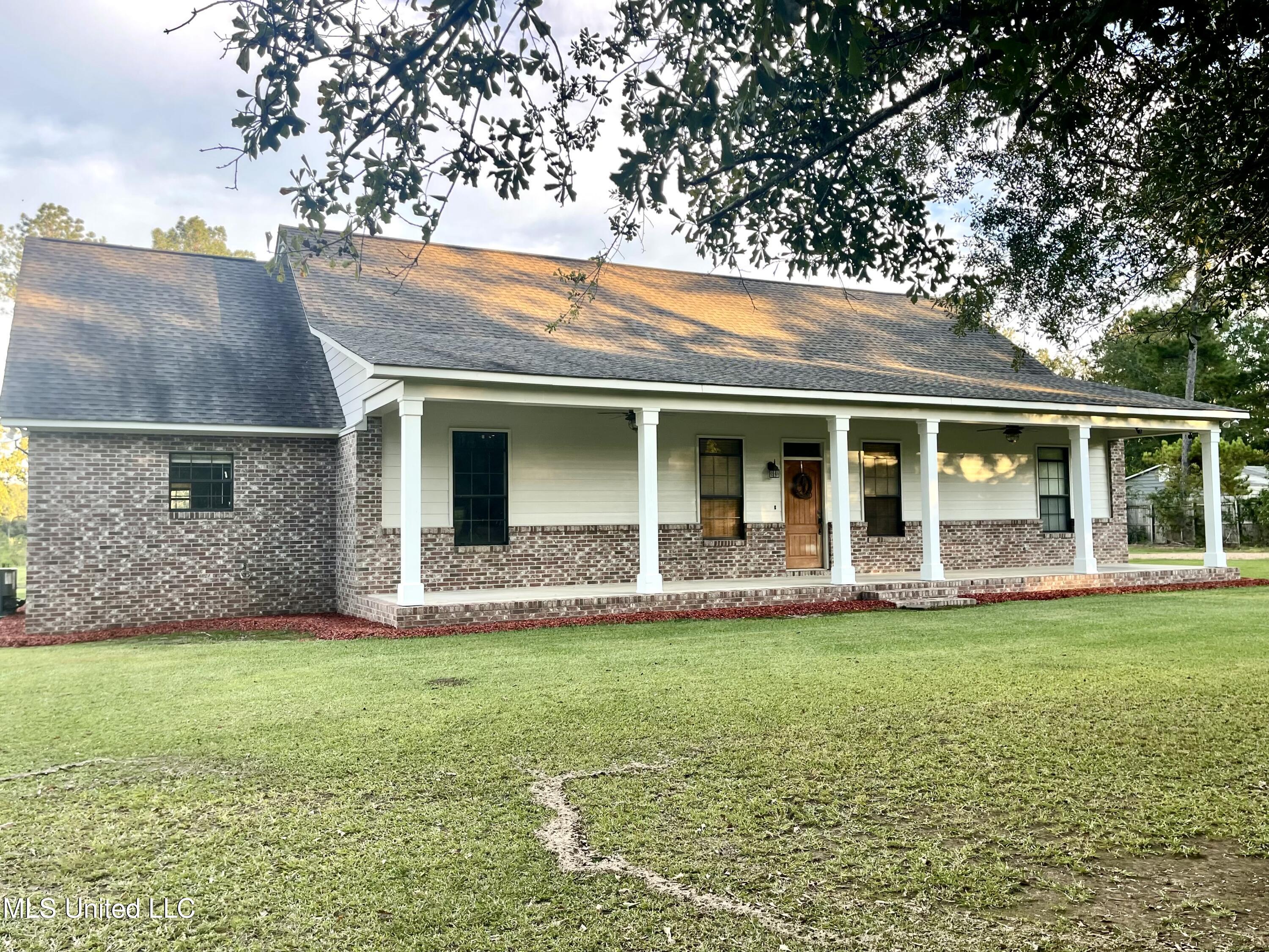 2612 Bahalia Road Northeast Wesson, MS 39191 - Photo 3 of 35 IMG_9959