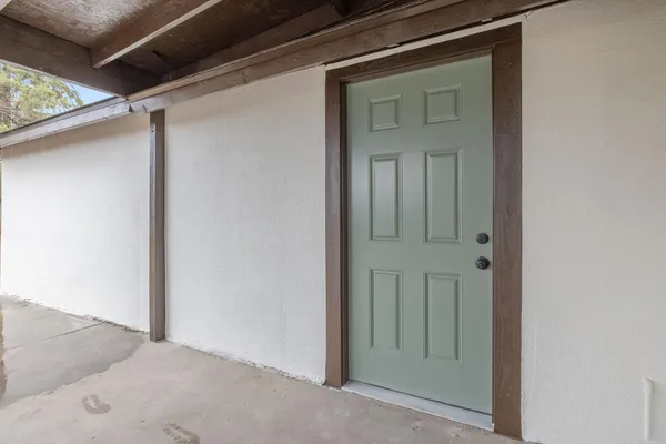 $298,200 | 524 South 6th Street, Kerman, CA 93630