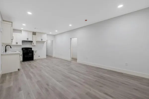 $298,200 | 524 South 6th Street, Kerman, CA 93630