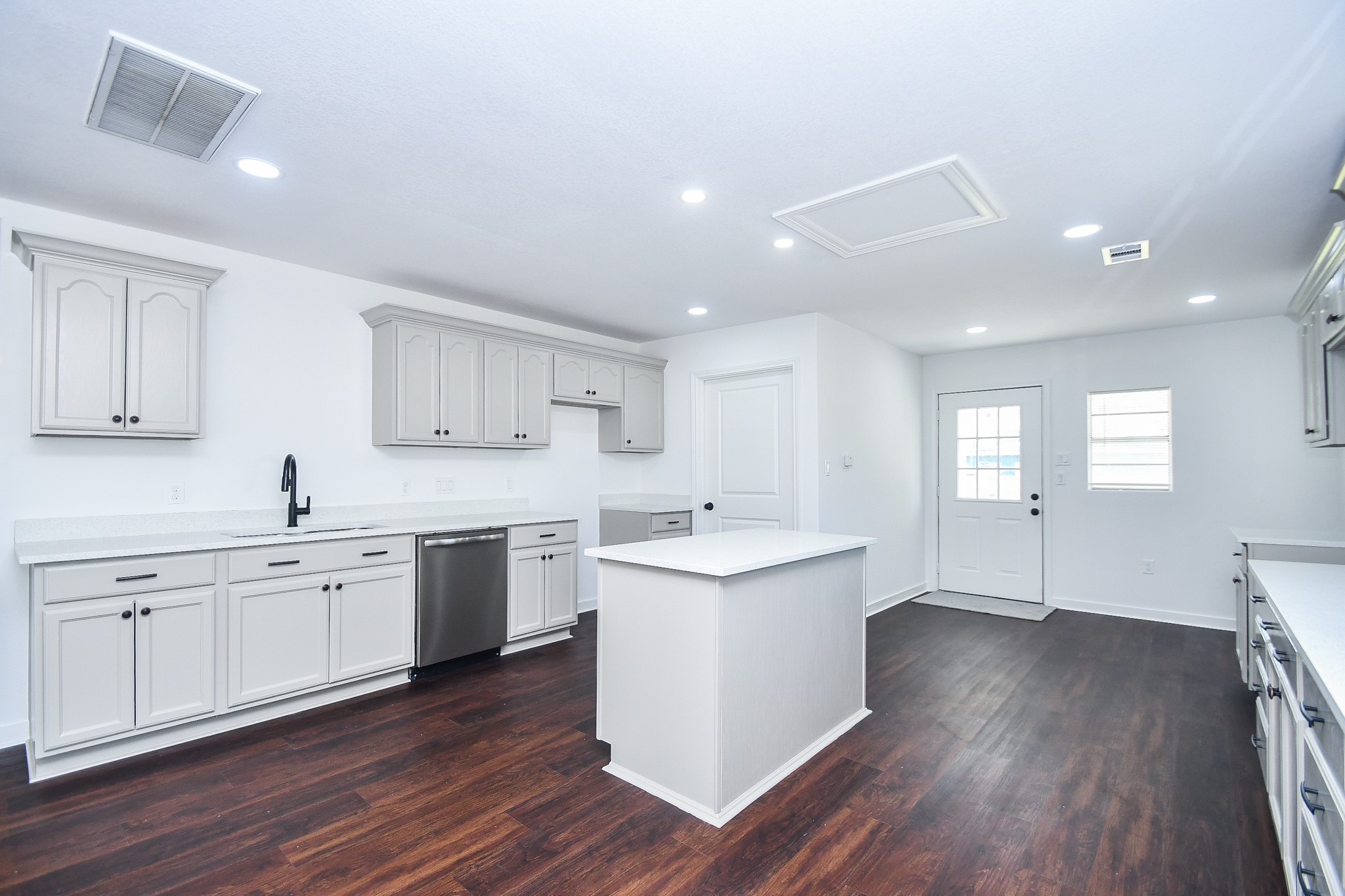 2636 Lone Oak Road Houston, TX 77093 - Photo 18 of 42 Open and Bright chef's kitchen