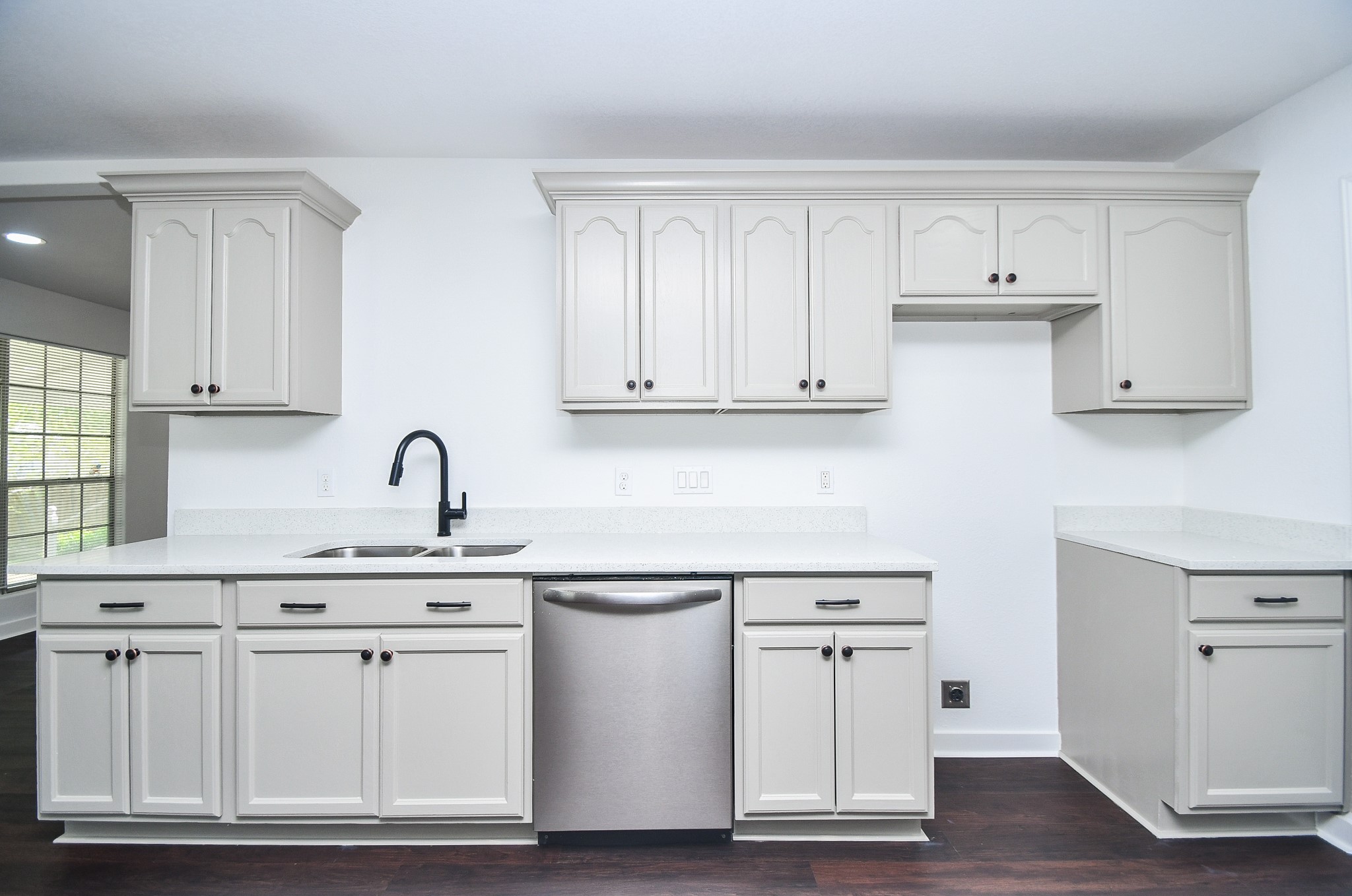 2636 Lone Oak Road Houston, TX 77093 - Photo 7 of 42 Extra cabinet