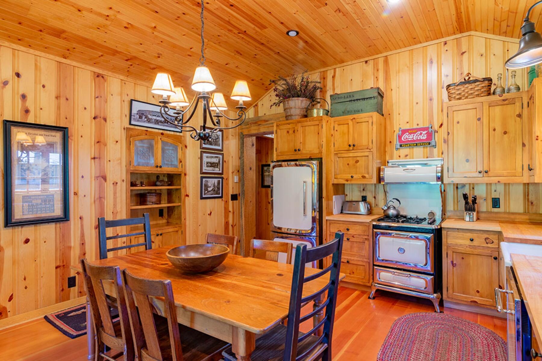 13375 Southwest Forest Service Road, Unit 27U1 Camp Sherman, OR 97730 - Photo 13 of 34 batch_metolius-river-luxury-cabin-27-kit