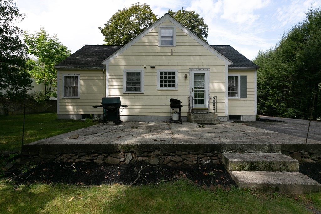 186 Sterling Road Lancaster, MA 01523 - Photo 9 of 40 a view of a house with backyard