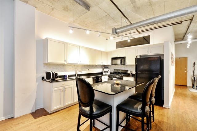 933 West Van Buren Street, Unit 404 Chicago, IL 60607 - Photo 3 of 25