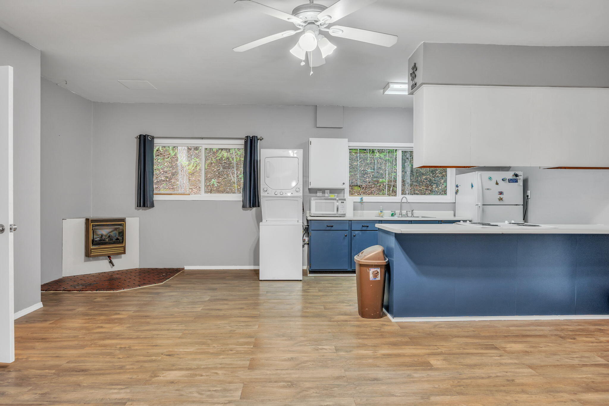 2109 Knowles Road Medford, OR 97501 - Photo 58 of 67 Guest house interior