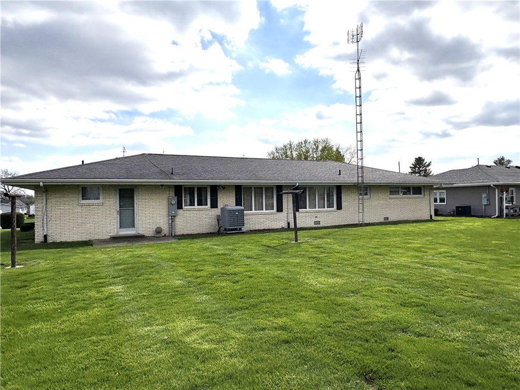 108 West Samuel Street Assumption, IL 62510 - Photo 2 of 18