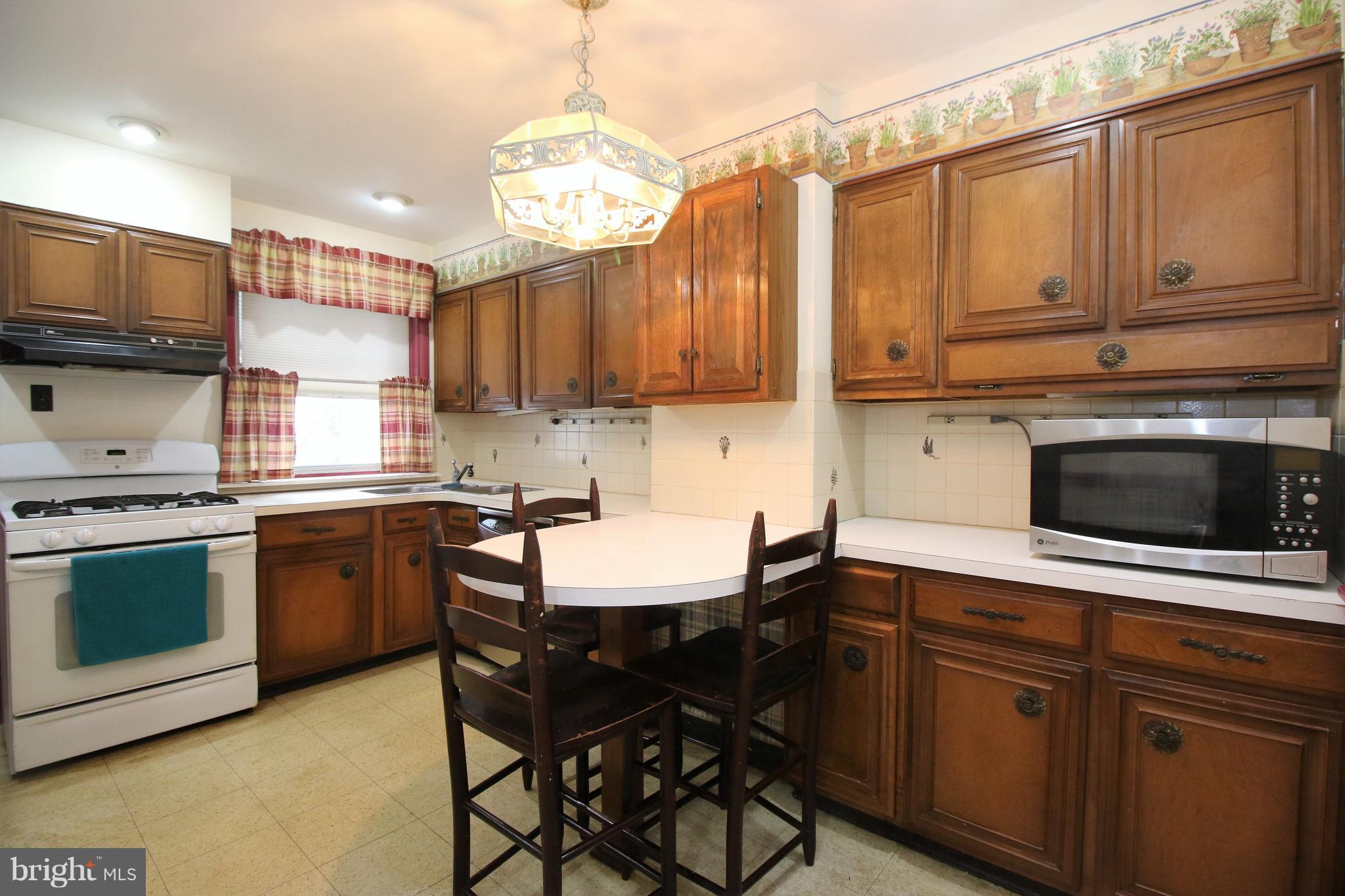 242 Wyncote Road Jenkintown, PA 19046 - Photo 8 of 25 Eat In Kitchen