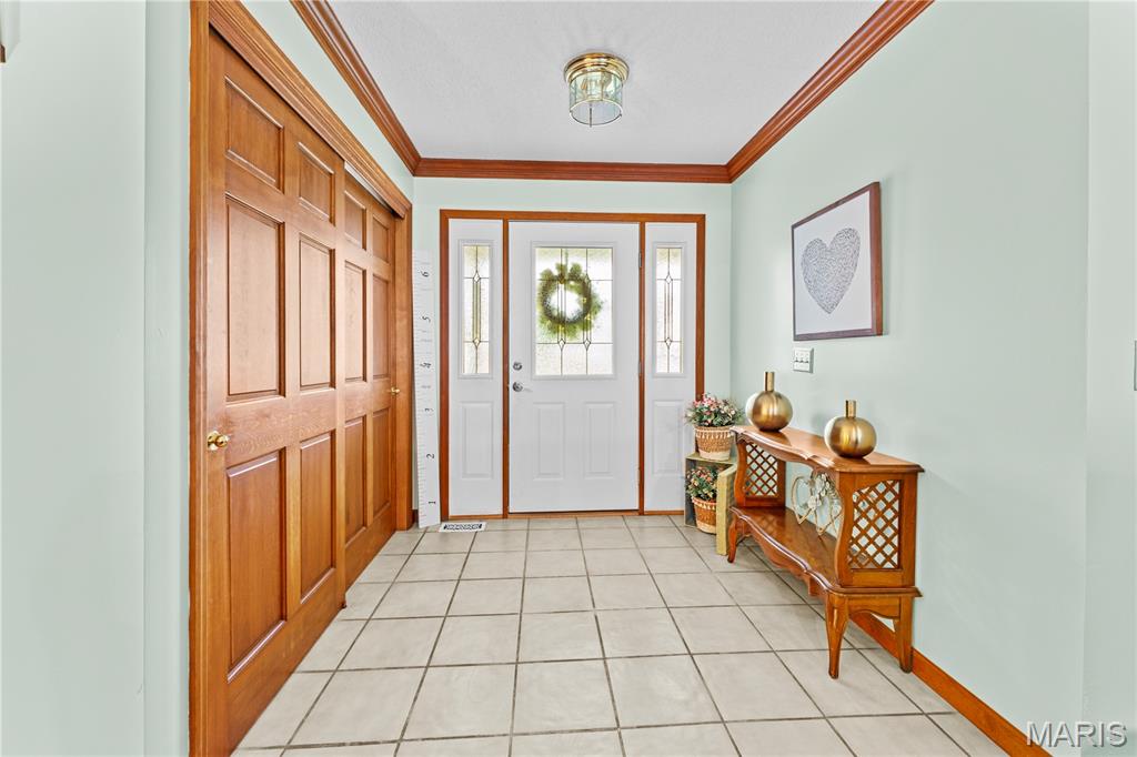 2675 Kettering Court St. Charles, MO 63303 - Photo 4 of 46