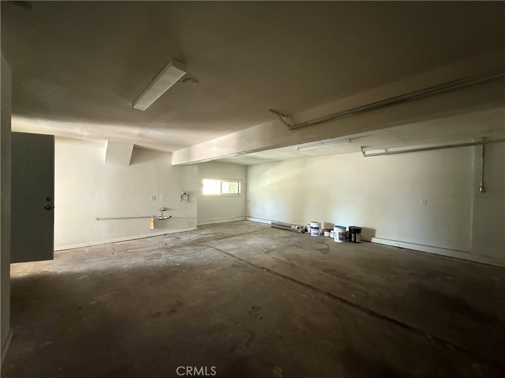 2390 Prenda Avenue Riverside, CA 92504 - Photo 17 of 41 a view of a room with gym equipment and windows