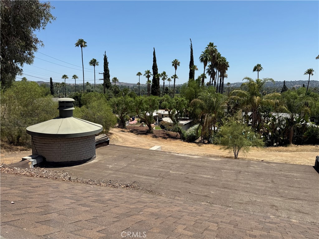 2390 Prenda Avenue Riverside, CA 92504 - Photo 41 of 41 a view of a terrace with plants