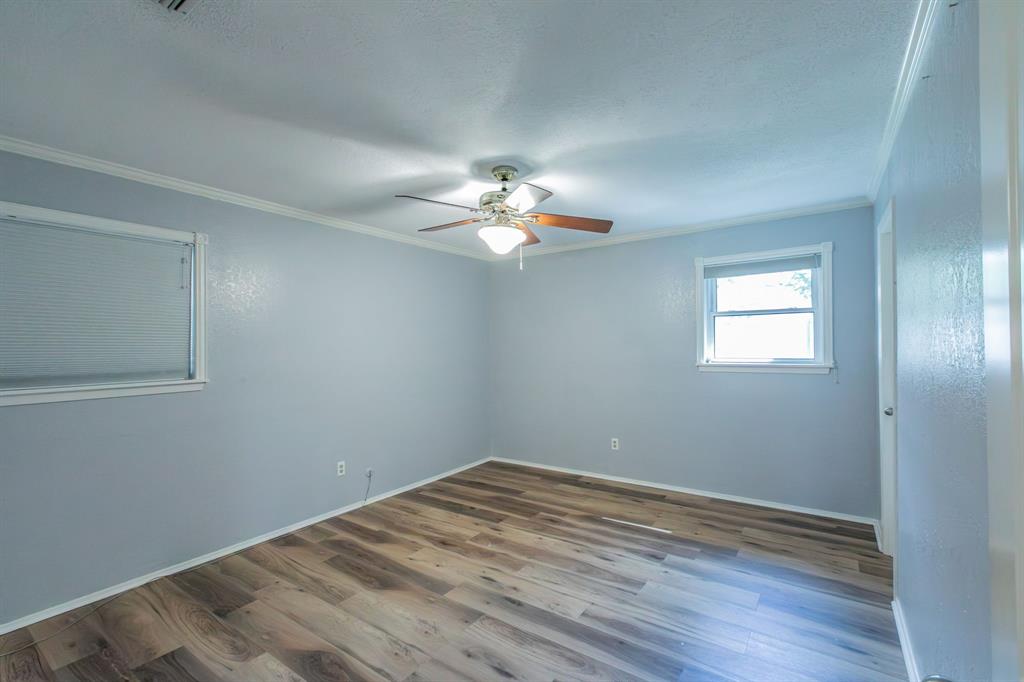 241 Travis Lane Hewitt, TX 76643 - Photo 15 of 26