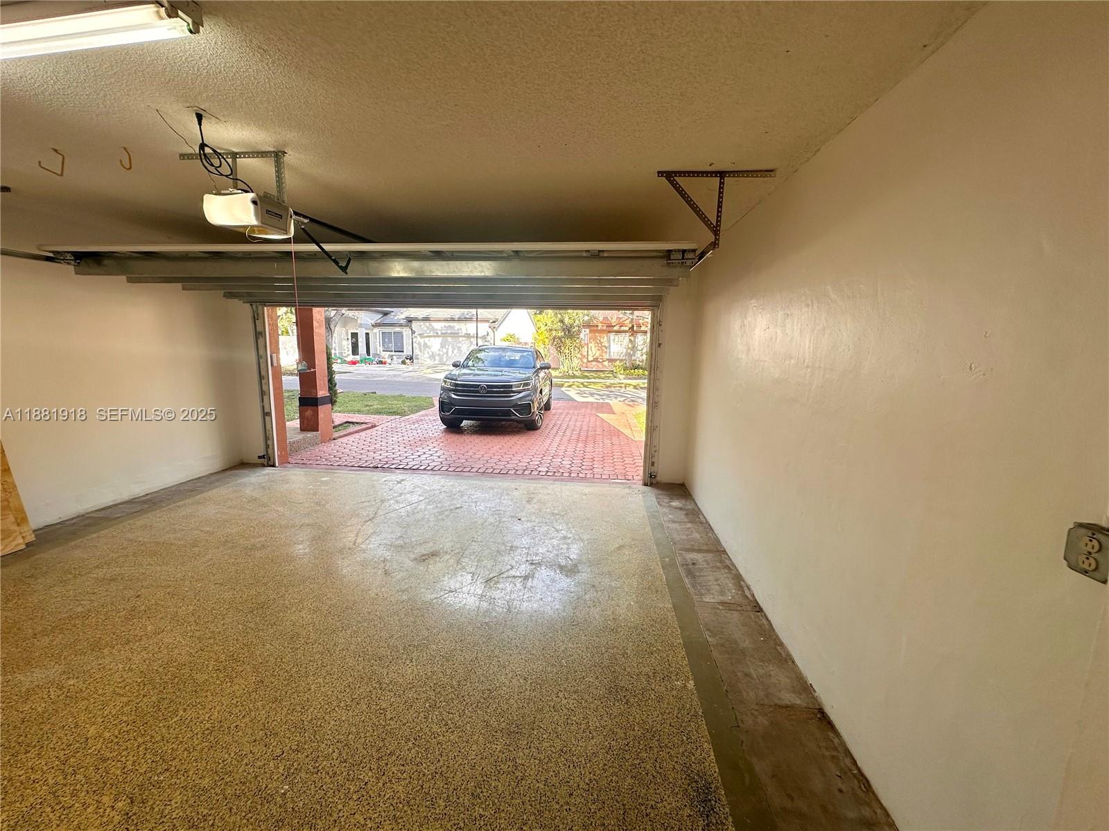 8950 Northwest 189th Terrace Hialeah, FL 33018 - Photo 41 of 42