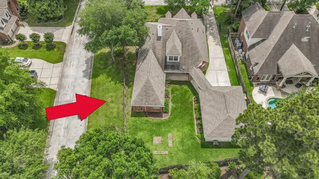 $584,500 | 2 Westward Ridge Place, The Woodlands, TX 77384