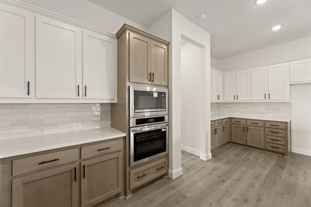 124 Evanston Court Rhome, TX 76078 - Photo 13 of 28 124 Evanston-Kitchen-4