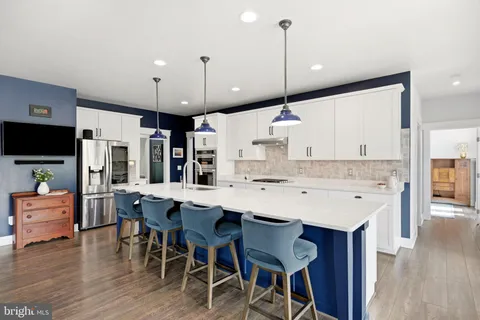 $1,170,000 | 18120 Ridgewood Place, Round Hill, VA 20141