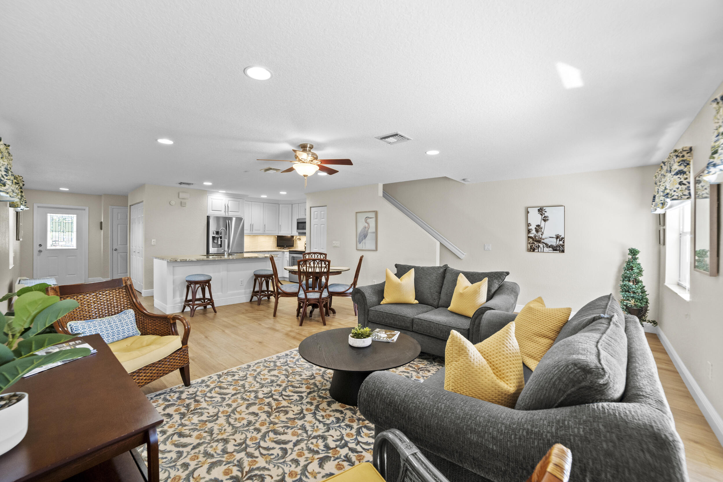 2736 Southeast Birmingham Drive Stuart, FL 34994 - Photo 13 of 41 Living room