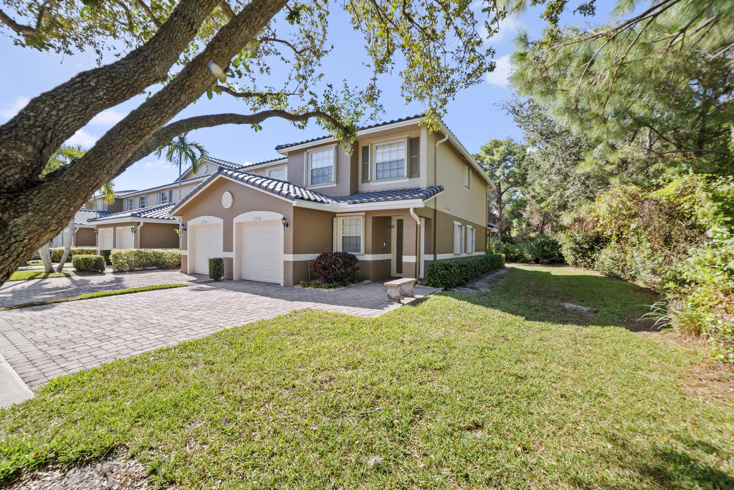 2736 Southeast Birmingham Drive Stuart, FL 34994 - Photo 29 of 41 Side view