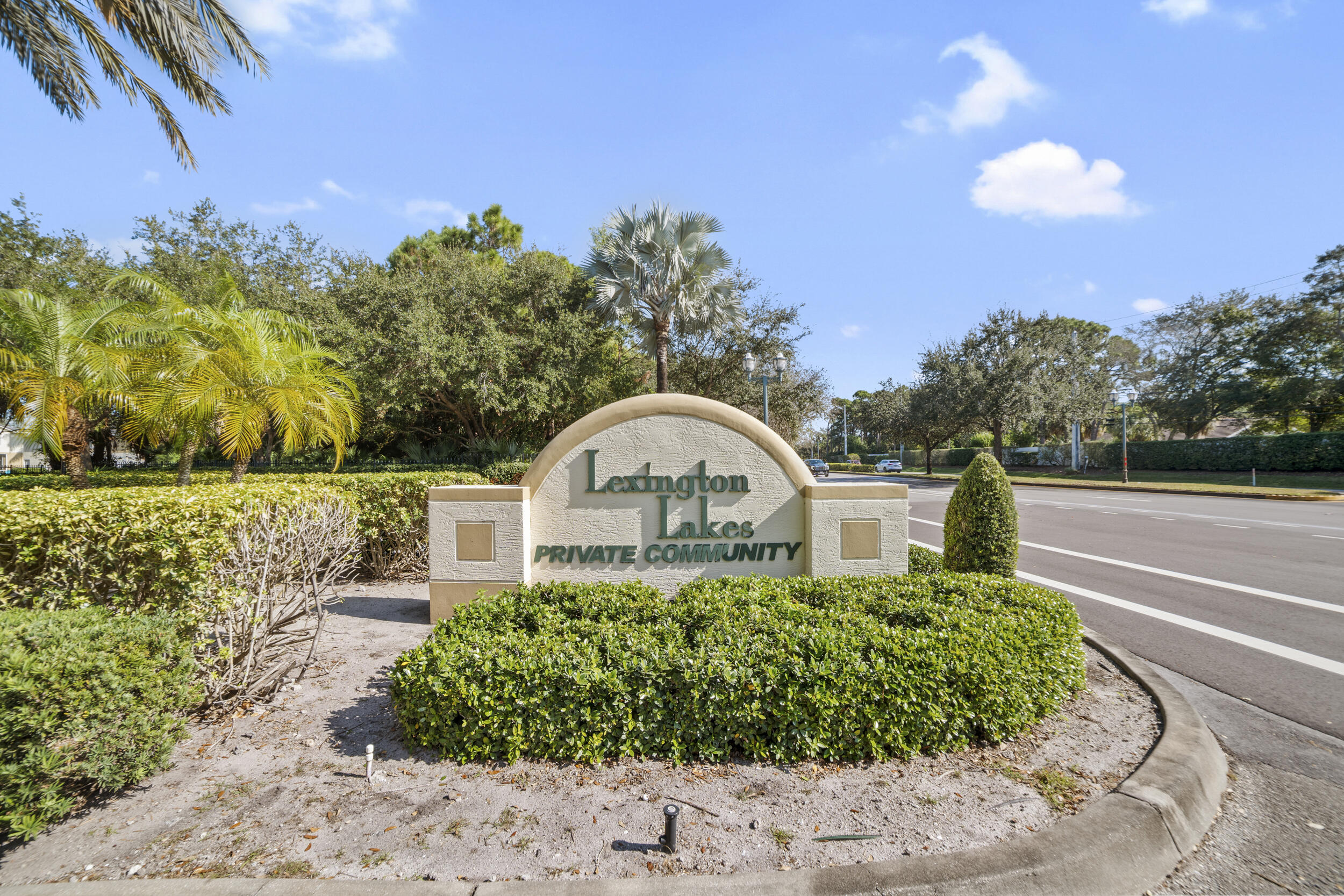 2736 Southeast Birmingham Drive Stuart, FL 34994 - Photo 31 of 41 Lexington sign