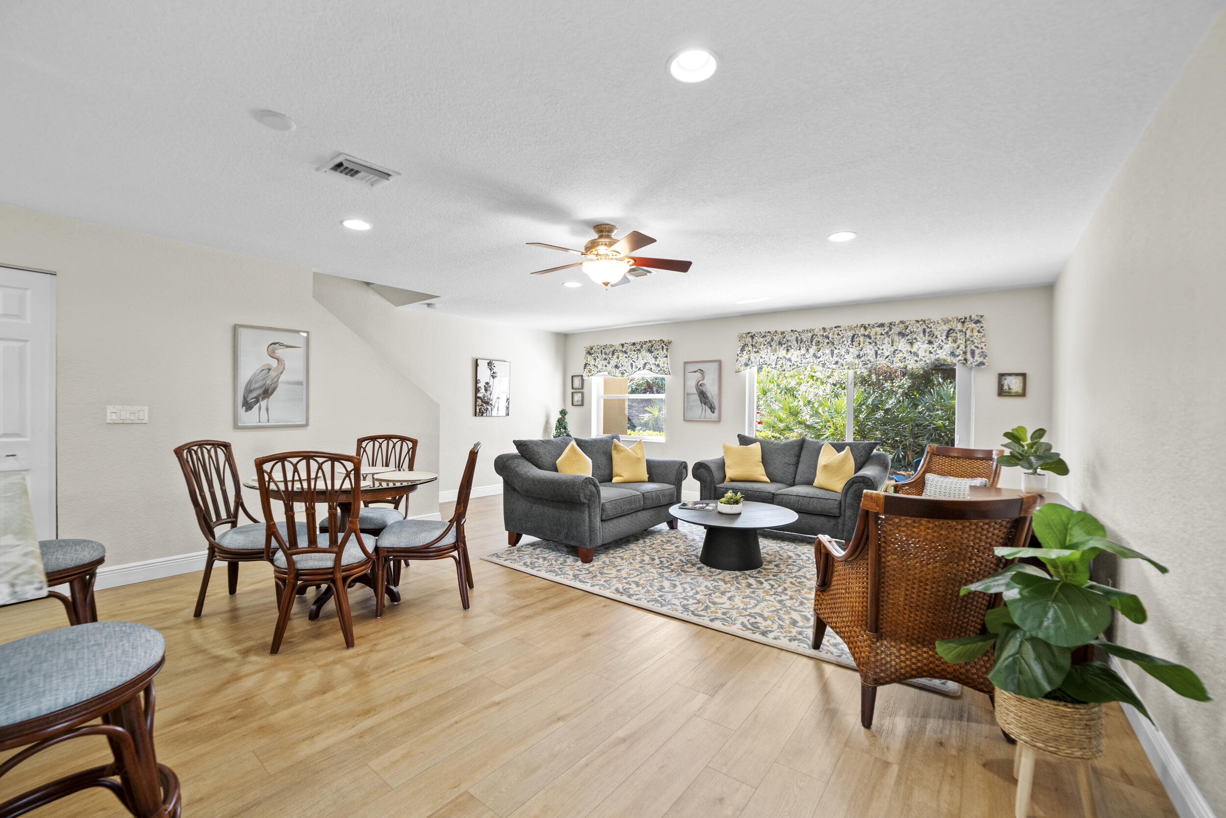 2736 Southeast Birmingham Drive Stuart, FL 34994 - Photo 10 of 41 Dining-living