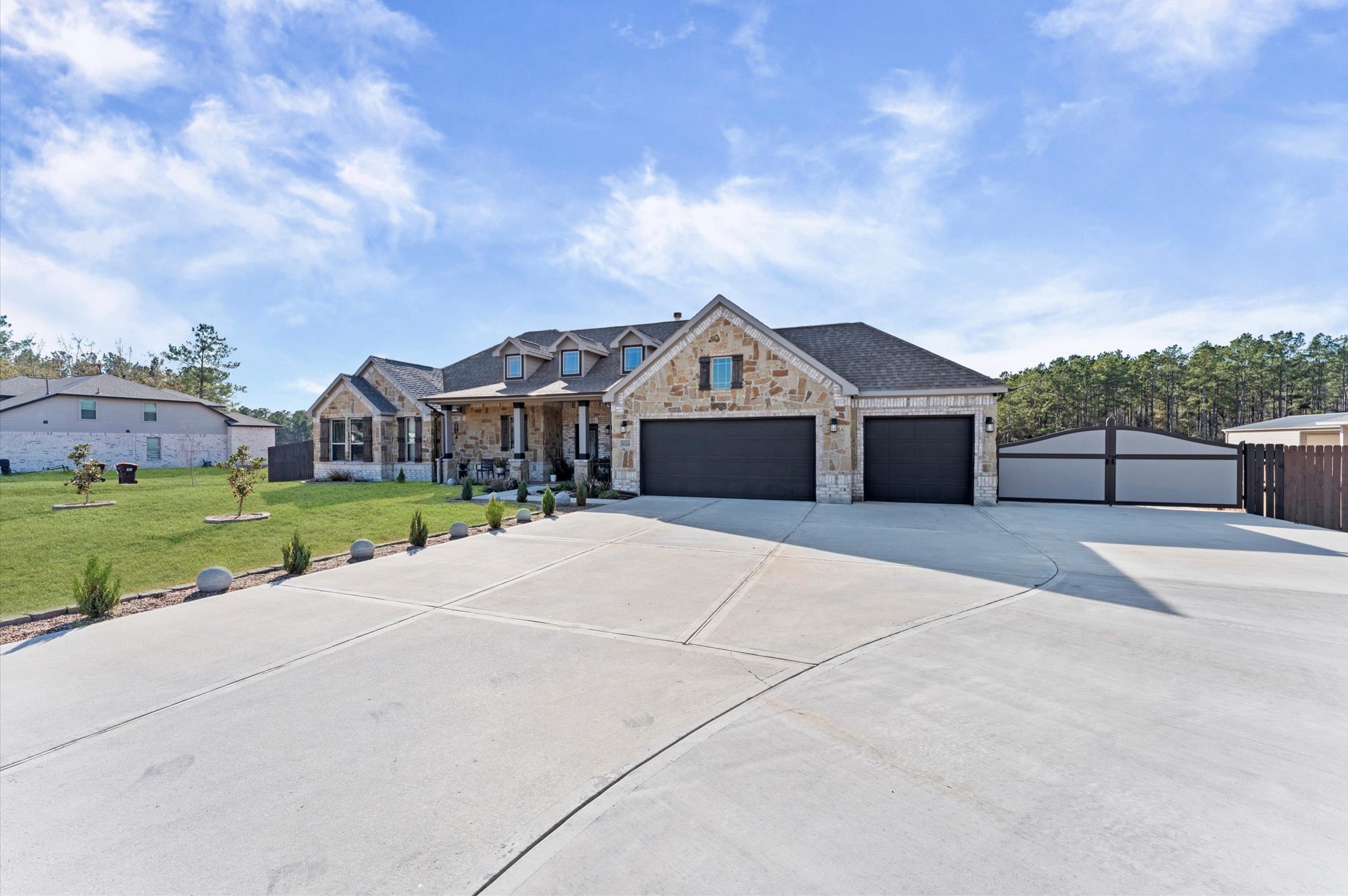 9729 Hidalgo Street Conroe, TX 77303 - Photo 5 of 38