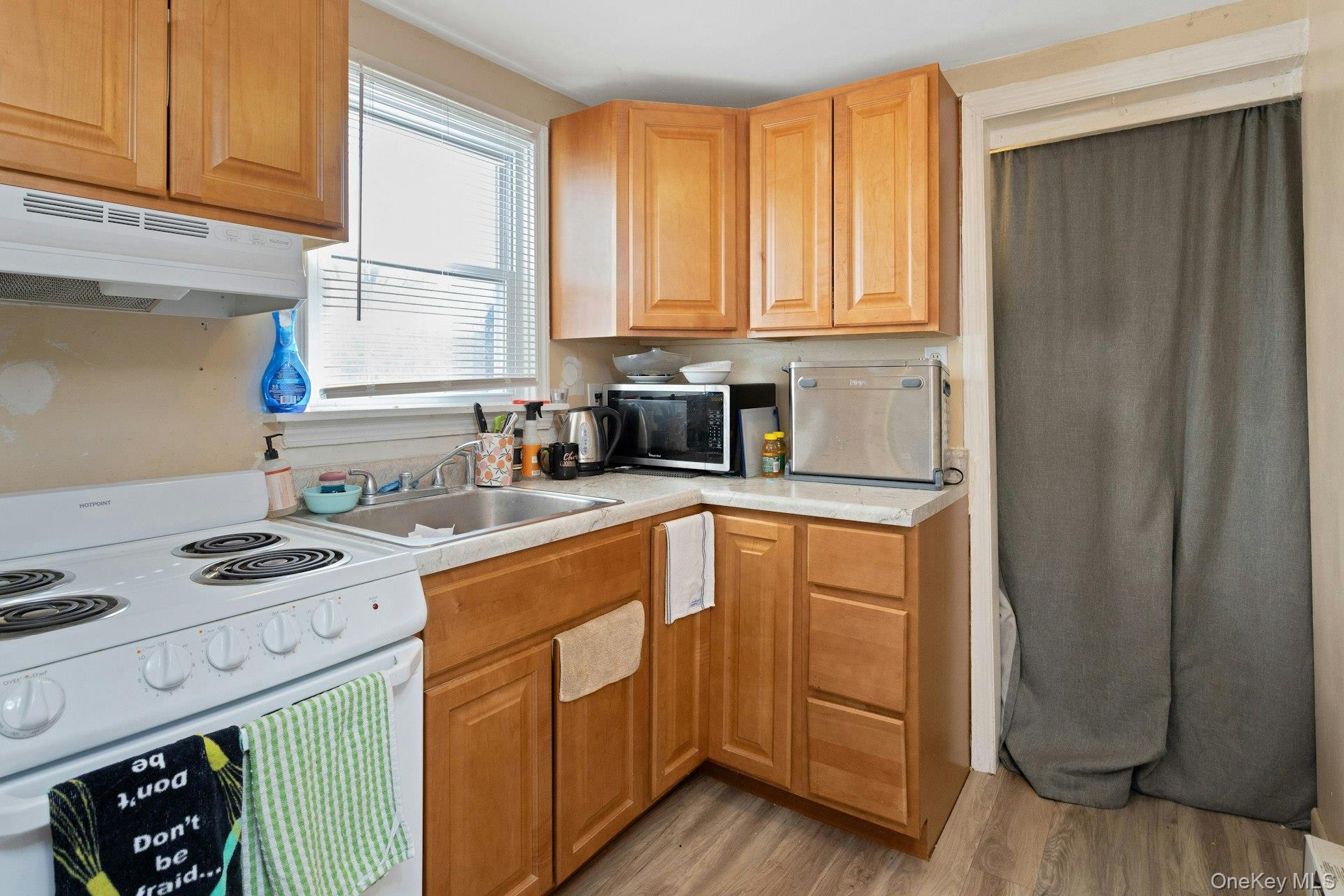 34 Ashburton Road Carmel, NY 10512 - Photo 25 of 34 Cottage kitchen