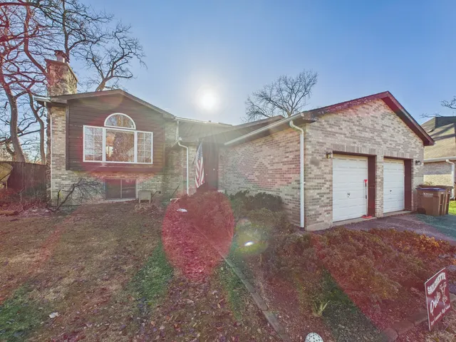 $1 | 1380 Oak Ridge Court, Willow Springs, IL 60480