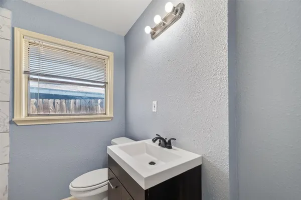 $1,950 | 6022 Lyndhurst Drive, Houston, TX 77033