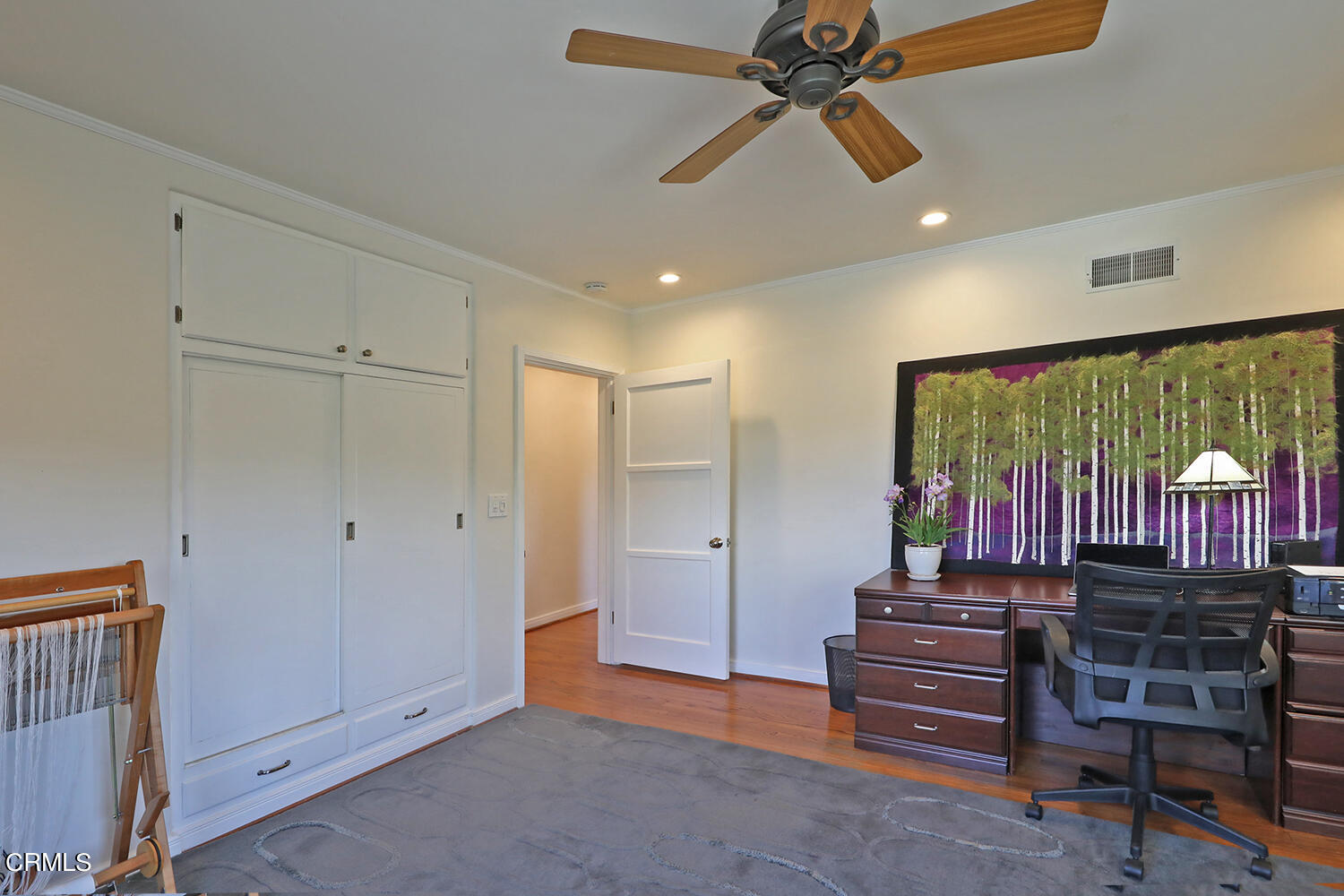 1600 Pleasant Way Pasadena, CA 91105 - Photo 39 of 51 a view of a livingroom with furniture