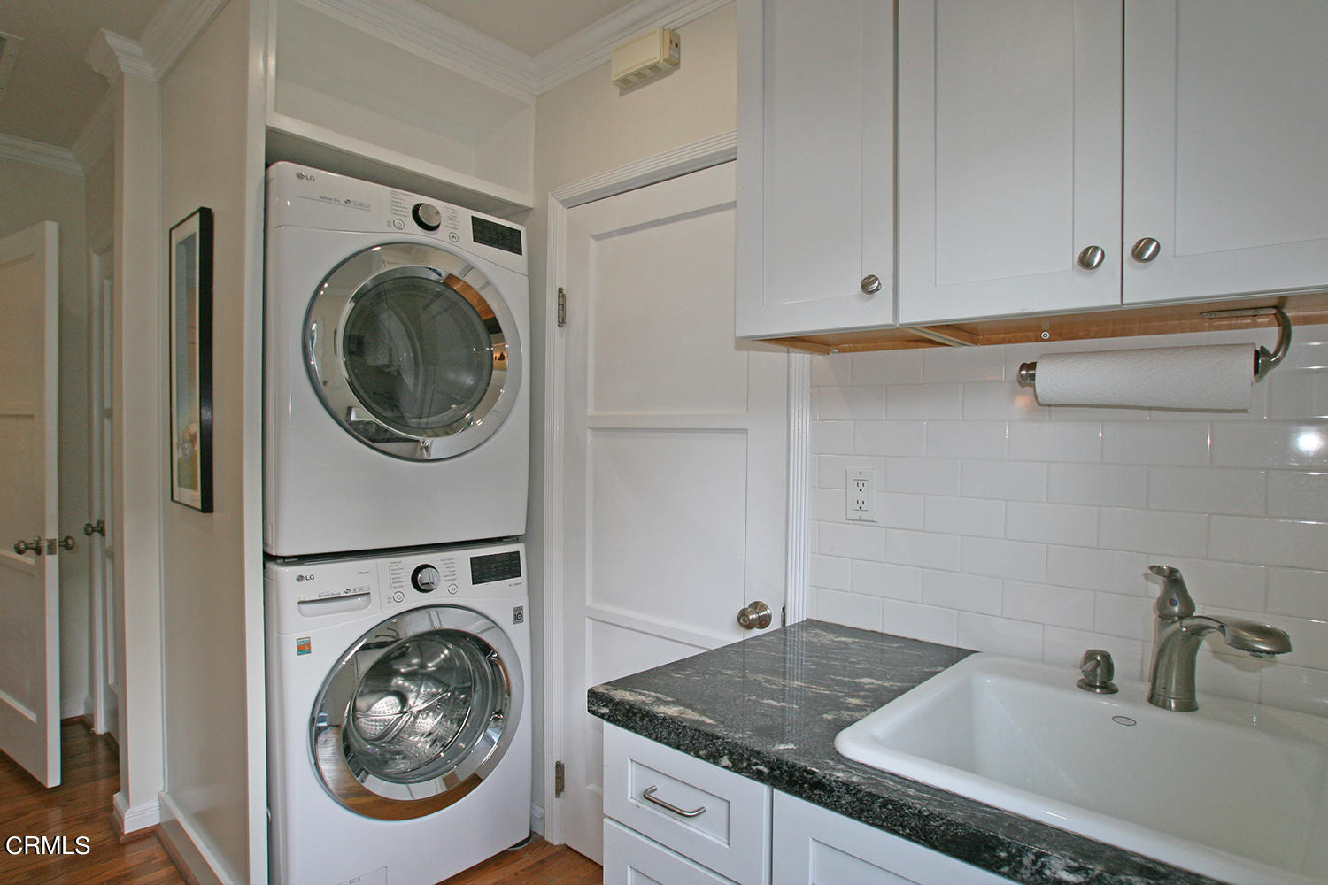 1600 Pleasant Way Pasadena, CA 91105 - Photo 41 of 51 a utility room with sink dryer and washer