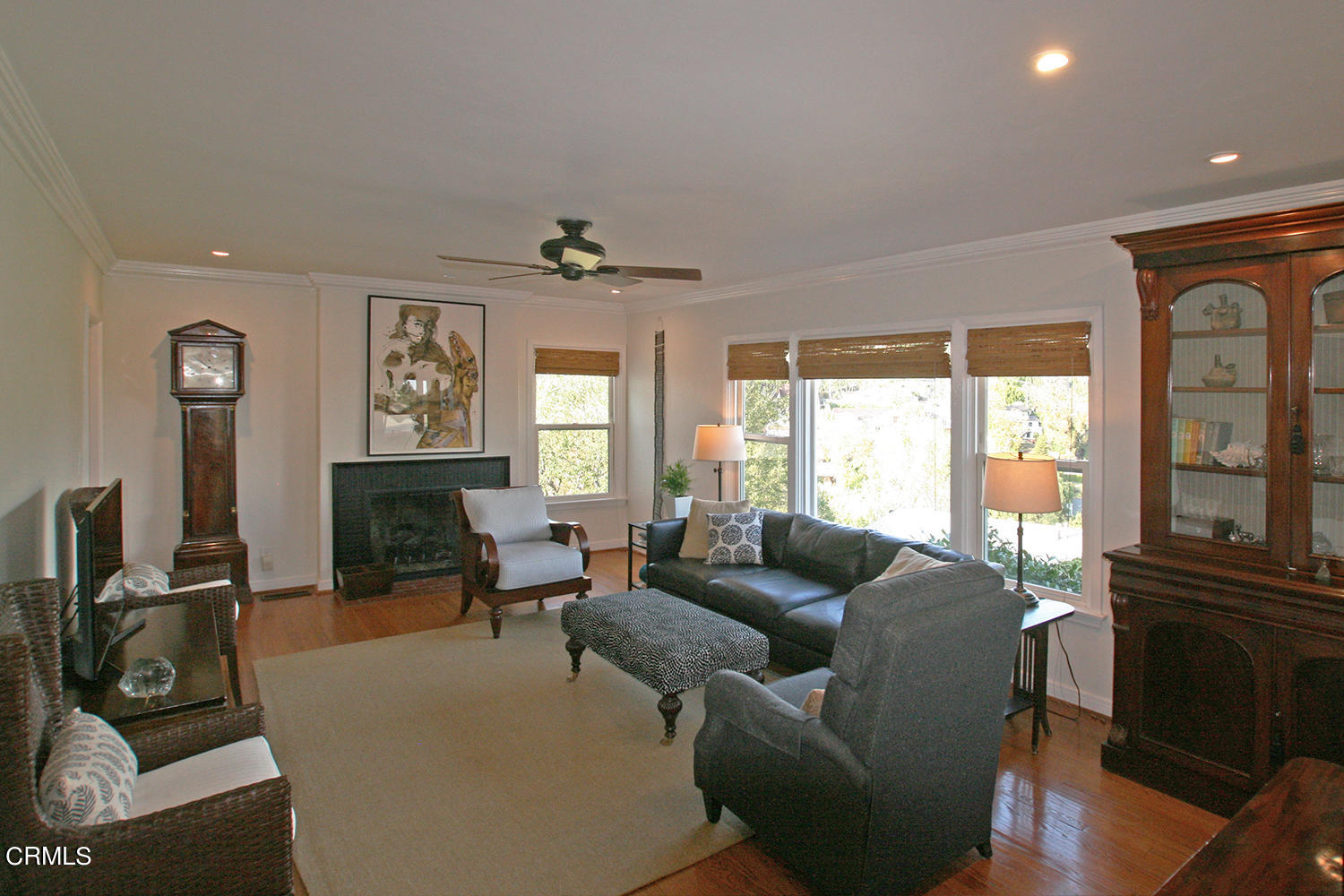 1600 Pleasant Way Pasadena, CA 91105 - Photo 10 of 51 a living room with furniture and a window