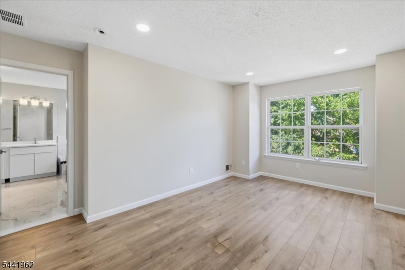 286 Nebula Road Piscataway, NJ 08854 - Photo 19 of 38