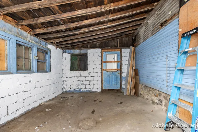 $235,000 | 820 5th Street Northwest, Grand Rapids, MI 49504