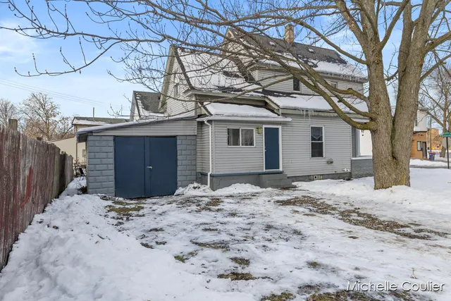 $235,000 | 820 5th Street Northwest, Grand Rapids, MI 49504