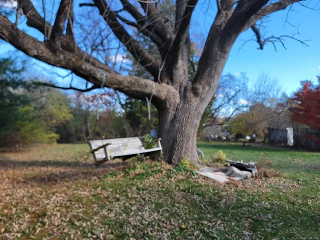 $249,000 | 33 Lincoln Road, Cromwell, CT 06416