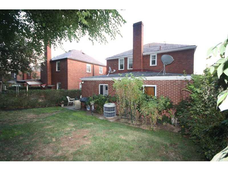 2908 Fernwald Road Pittsburgh, PA 15217 - Photo 2 of 10 Exterior Back.
