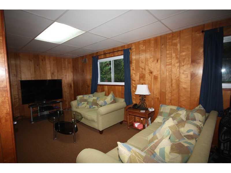 2908 Fernwald Road Pittsburgh, PA 15217 - Photo 8 of 10 Family Room.
