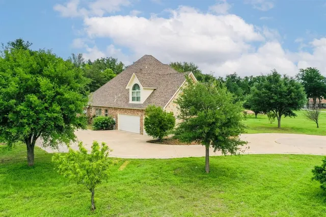 $629,000 | 1231 Waters Edge Lane, Granbury, TX 76048