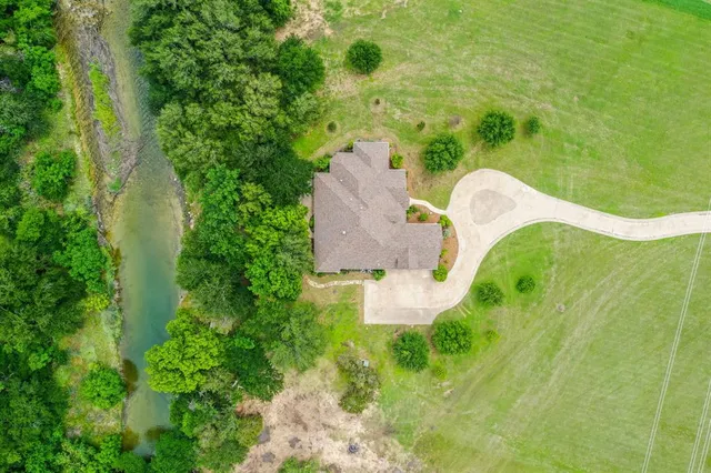 $629,000 | 1231 Waters Edge Lane, Granbury, TX 76048