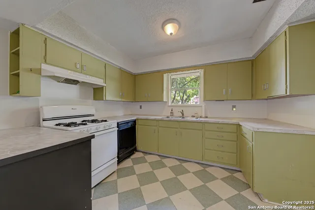 $575,000 | 1400 St Edwards Austin Tx 78704, Austin, TX 78704