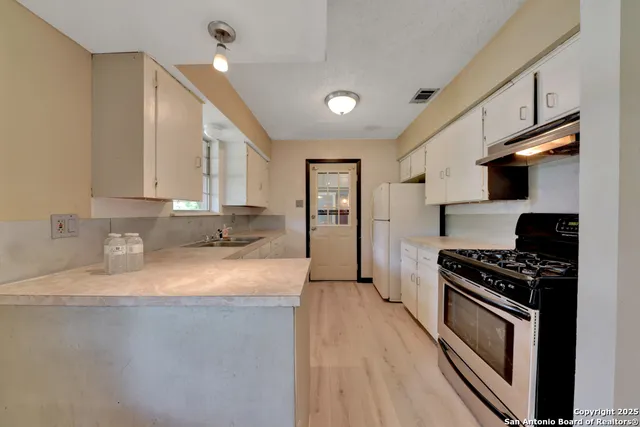 $575,000 | 1400 St Edwards Austin Tx 78704, Austin, TX 78704